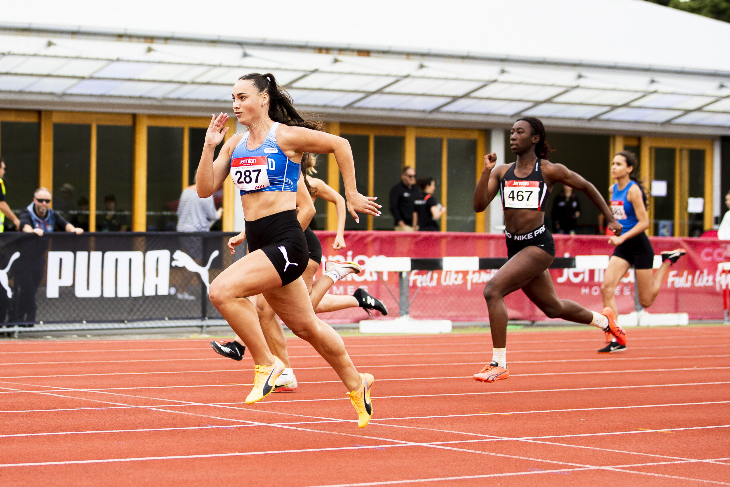 備強大的衝 備強大的衝